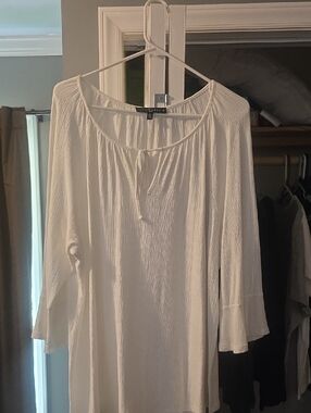 Liz Claiborne Cream Split-Neck Tunic with Tie